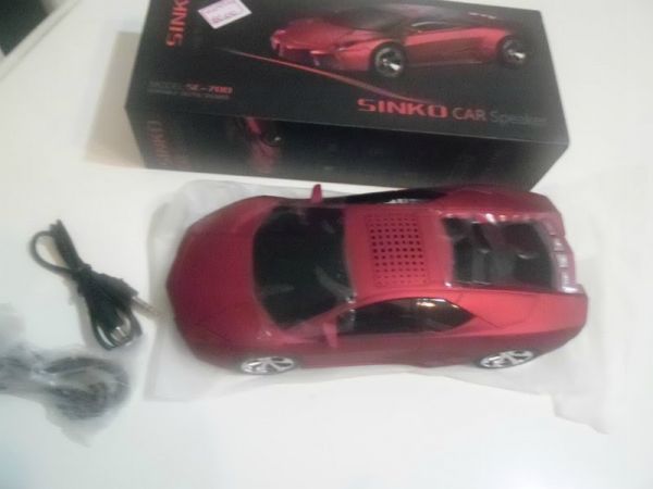 CARRO COM ENTRADA DE SOM